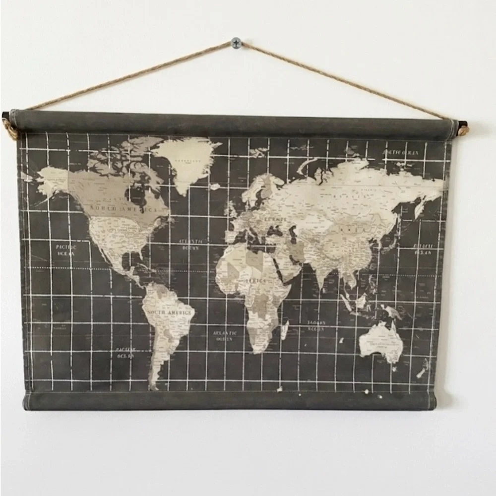 Vintage looking World Map Wall Hanging - gray and Cream 20 x 29“ - Picture 1 of 3